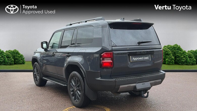 Toyota Land Cruiser 2.8 D-4D 204 Invincible 5dr Auto [7 Seat] Diesel Station Wagon